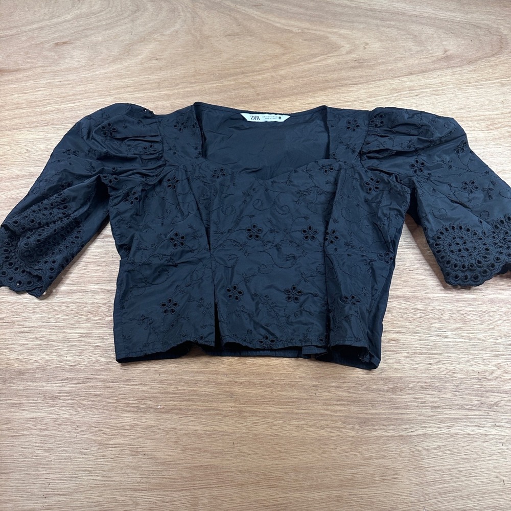 Zara Black Eyelet Puff Sleeve Peplum Crop Top Women's S